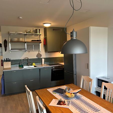 Newly Built Bright Apartment, Close To Everything If You Want To Visit Stockholm, You Will Find The Perfect Accommodation Here! Ferry Line 80 Makes It Very Convenient And Easy To Get To The City Center Nacka Zewnętrze zdjęcie