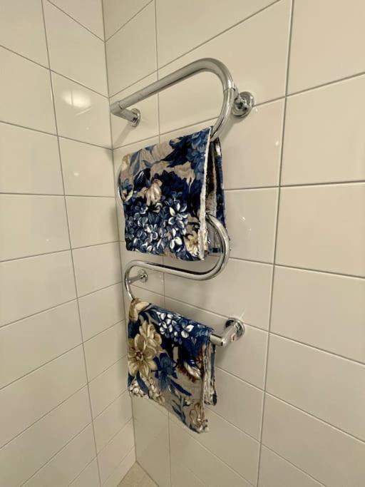 Newly Built Bright Apartment, Close To Everything If You Want To Visit Stockholm, You Will Find The Perfect Accommodation Here! Ferry Line 80 Makes It Very Convenient And Easy To Get To The City Center Nacka Zewnętrze zdjęcie