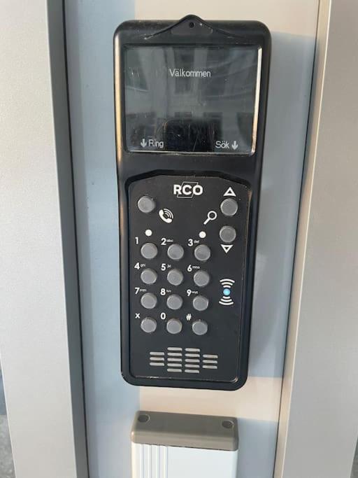 Newly Built Bright Apartment, Close To Everything If You Want To Visit Stockholm, You Will Find The Perfect Accommodation Here! Ferry Line 80 Makes It Very Convenient And Easy To Get To The City Center Nacka Zewnętrze zdjęcie
