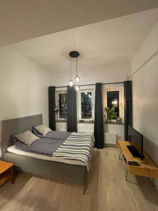 Newly Built Bright Apartment, Close To Everything If You Want To Visit Stockholm, You Will Find The Perfect Accommodation Here! Ferry Line 80 Makes It Very Convenient And Easy To Get To The City Center Nacka Zewnętrze zdjęcie