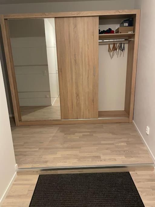 Newly Built Bright Apartment, Close To Everything If You Want To Visit Stockholm, You Will Find The Perfect Accommodation Here! Ferry Line 80 Makes It Very Convenient And Easy To Get To The City Center Nacka Zewnętrze zdjęcie