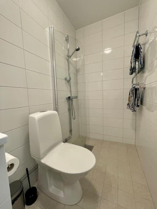Newly Built Bright Apartment, Close To Everything If You Want To Visit Stockholm, You Will Find The Perfect Accommodation Here! Ferry Line 80 Makes It Very Convenient And Easy To Get To The City Center Nacka Zewnętrze zdjęcie